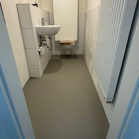 Langlebiger grauer Designfußboden